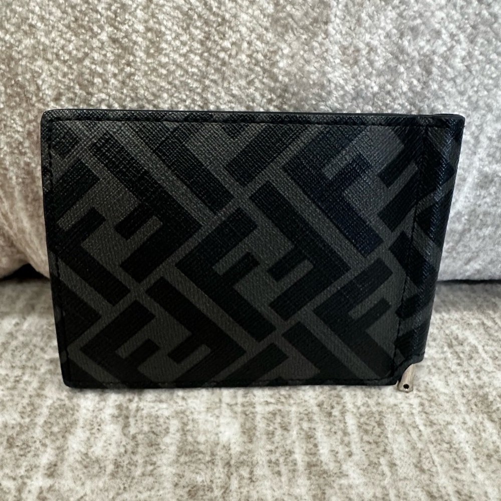✨💎NWOT💎✨ Men’s FENDI Bi-fold Wallet w/ Dustbag and gift. - Picture 6 of 7